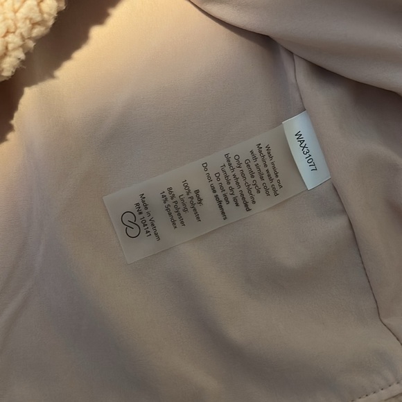 CALIA zip up vest - Picture 5 of 6